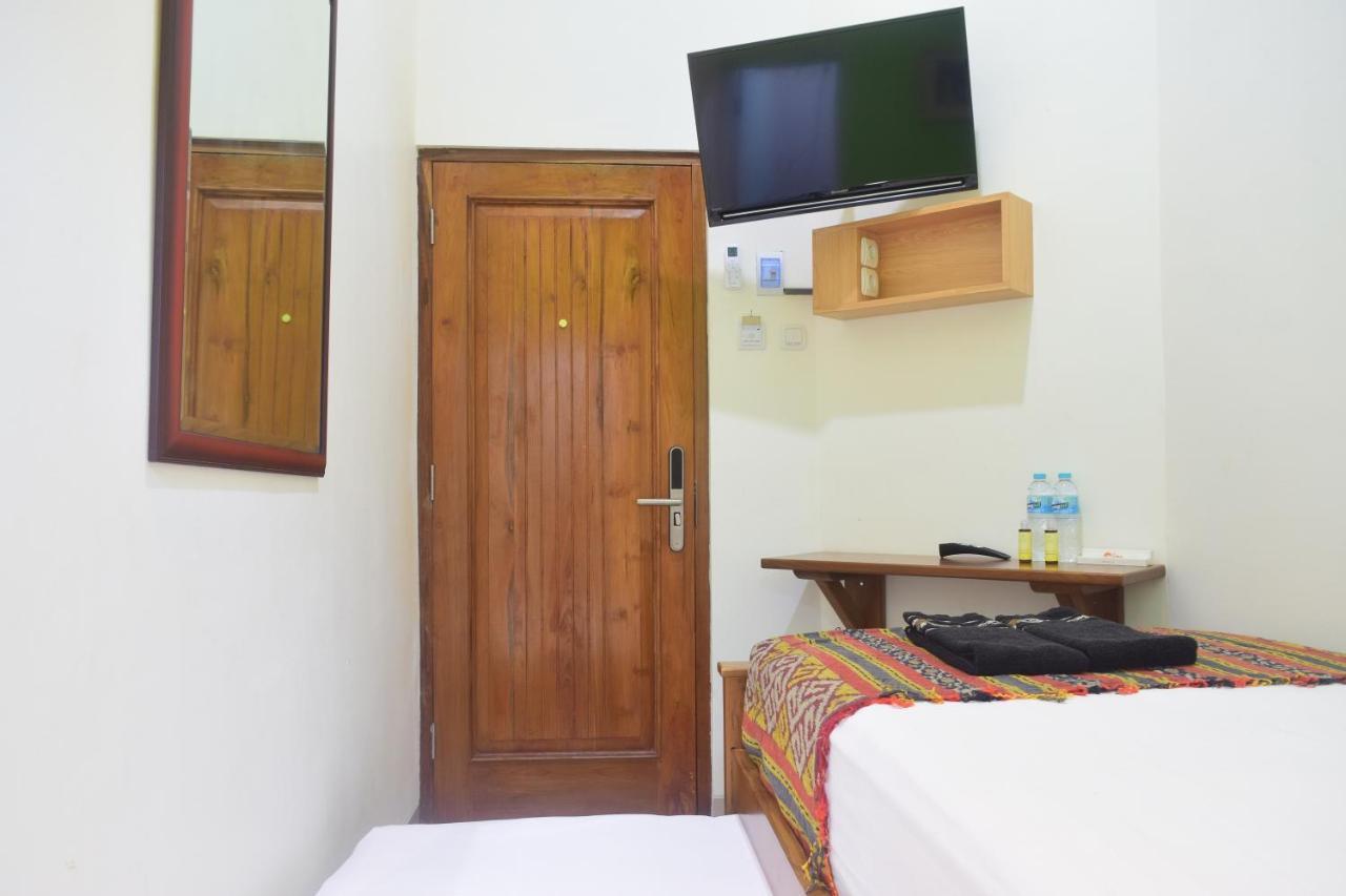 The Cabin Hotel Ambasador ジョグジャカルタ エクステリア 写真